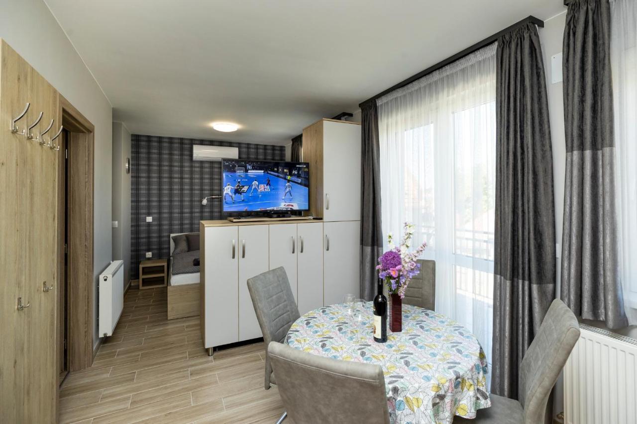 Star Apartman Eger Extérieur photo