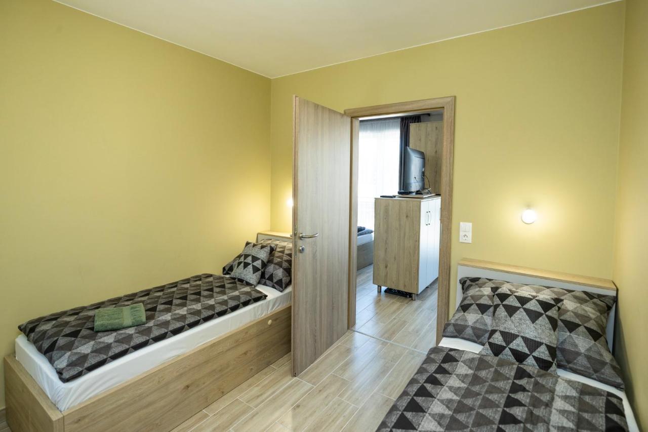 Star Apartman Eger Extérieur photo