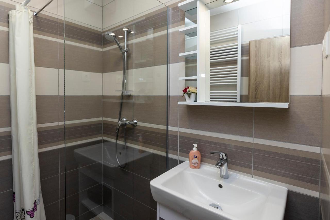 Star Apartman Eger Extérieur photo