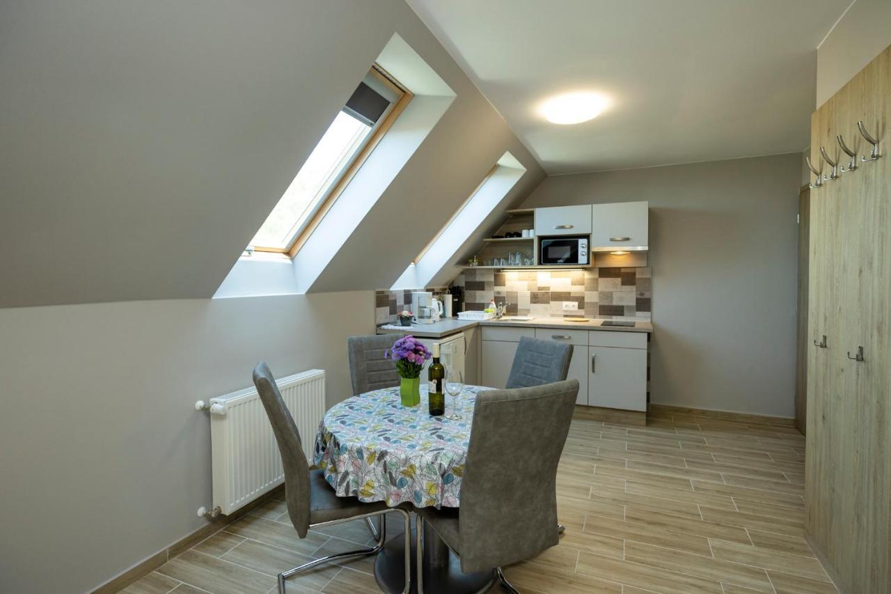 Star Apartman Eger Extérieur photo