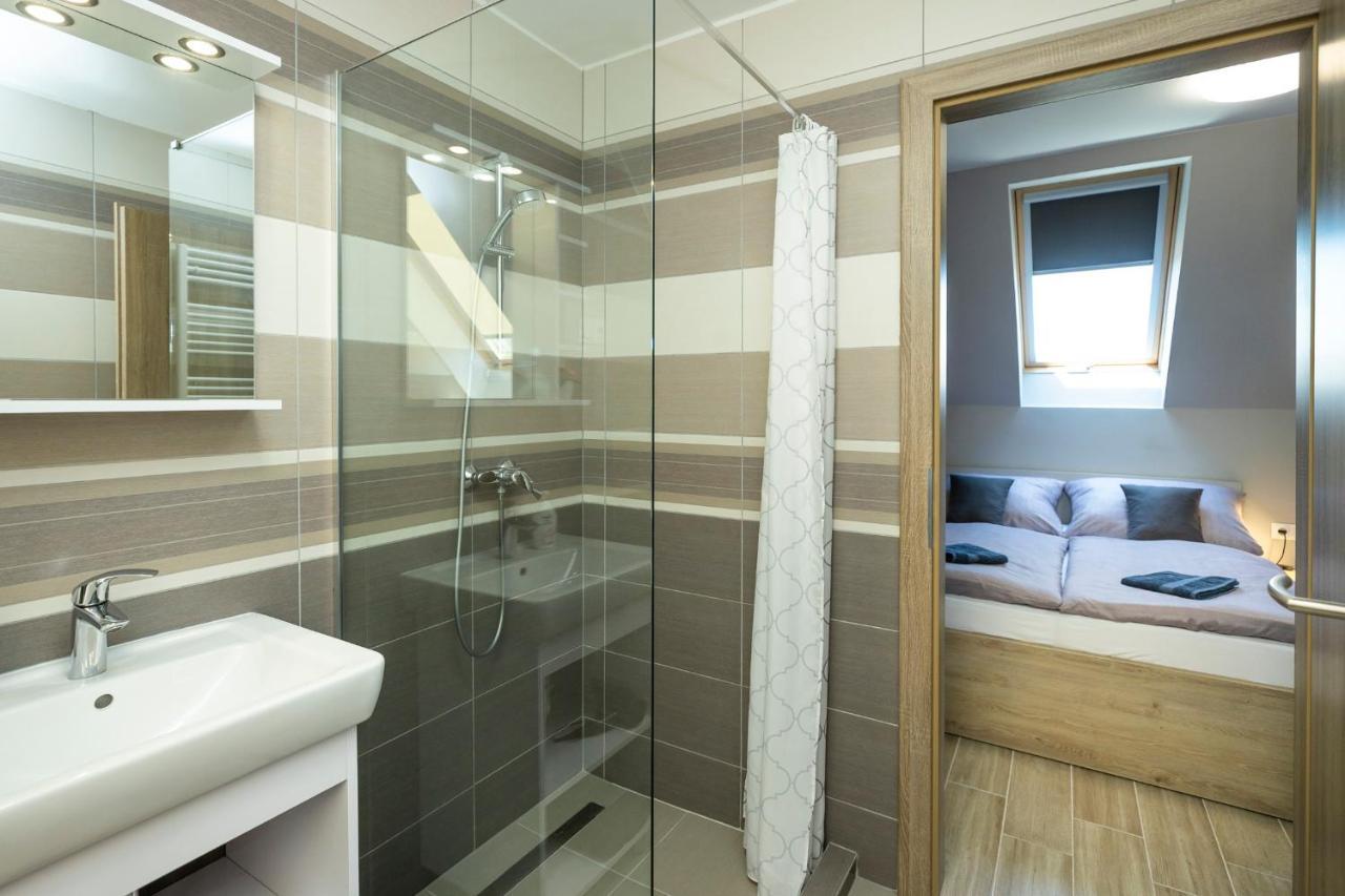Star Apartman Eger Extérieur photo