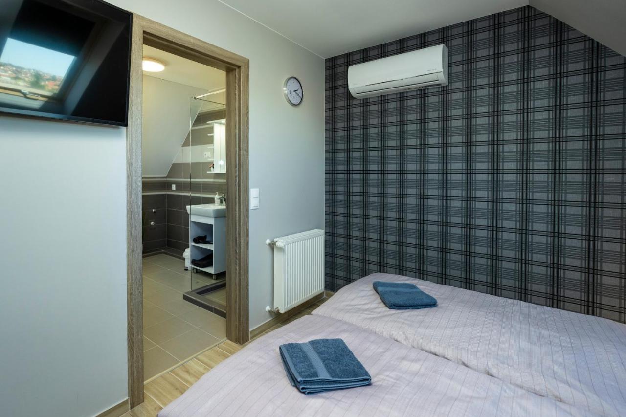 Star Apartman Eger Extérieur photo