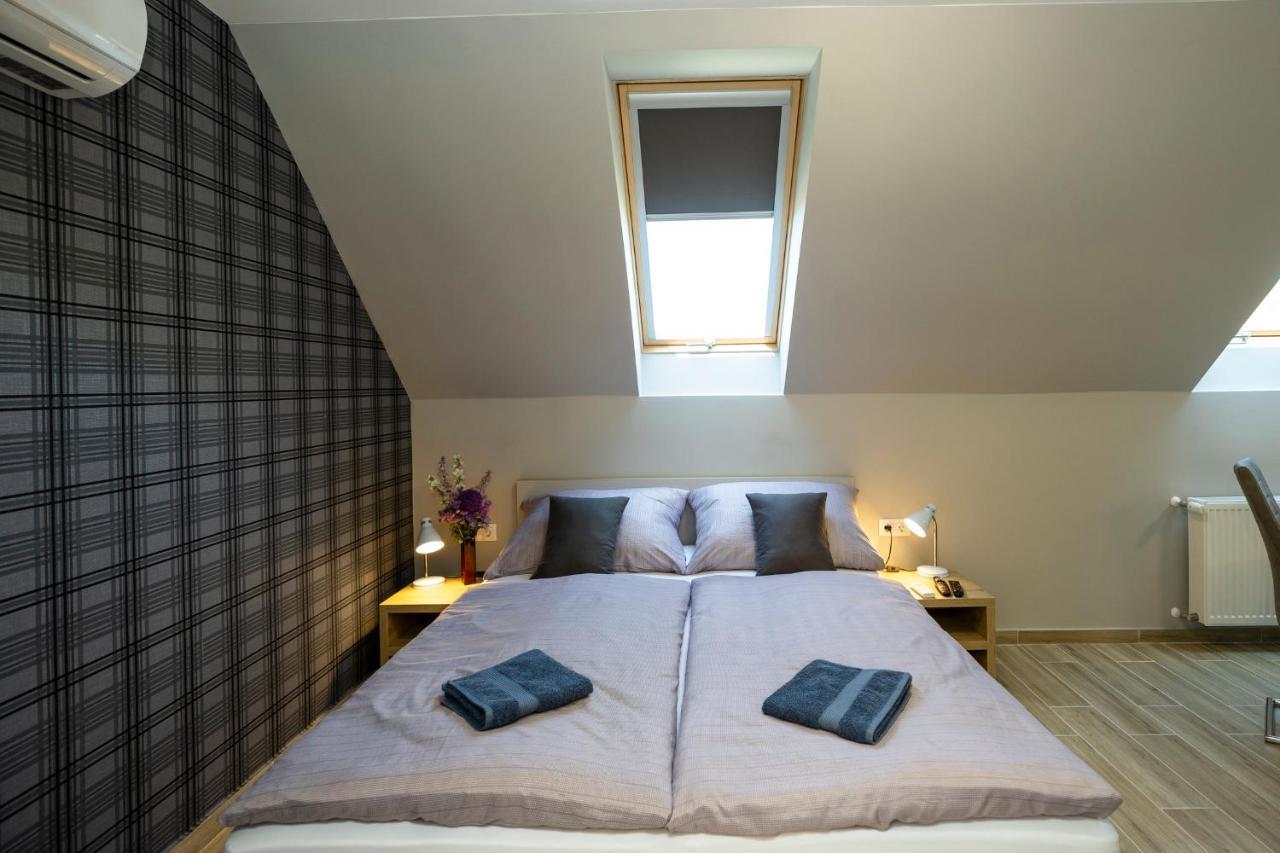Star Apartman Eger Extérieur photo